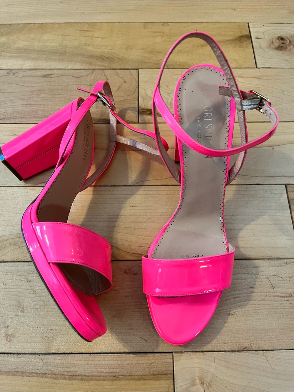 Tori Soudan Collection Hot Pink Patent Leather Block Heel Sandals size 39.5